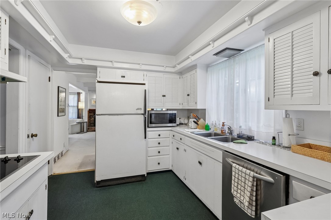 2964 Green Road Shaker Heights OH 44122