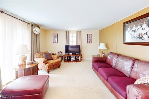 2711 Whitehaven Boulevard Steubenville OH 43952