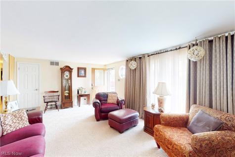 2711 Whitehaven Boulevard Steubenville OH 43952