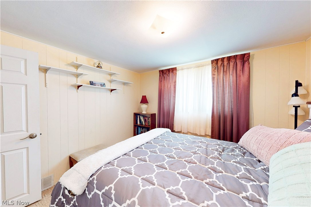 2711 Whitehaven Boulevard Steubenville OH 43952