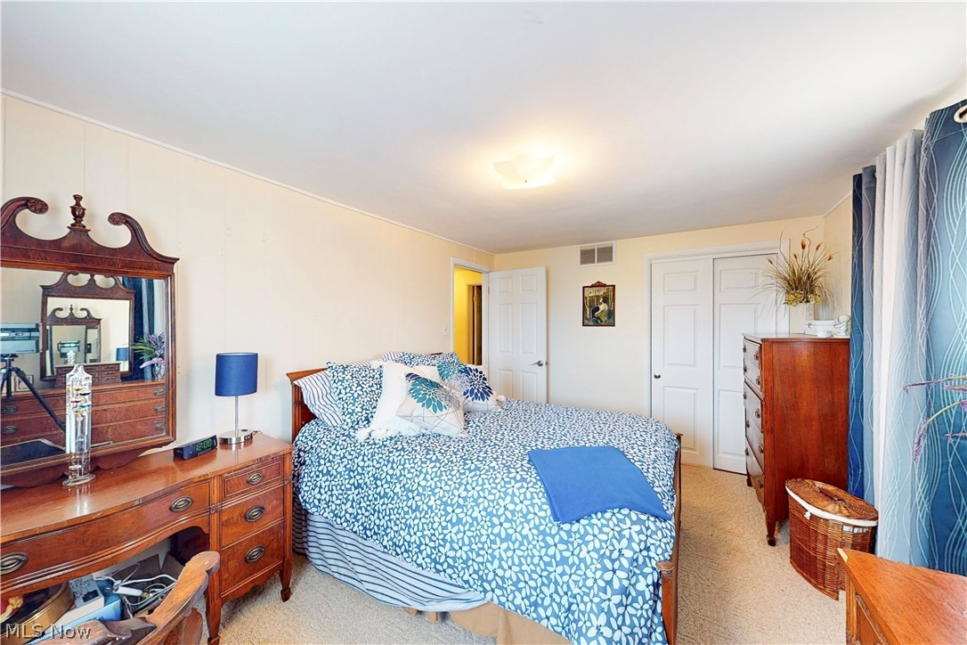 2711 Whitehaven Boulevard Steubenville OH 43952