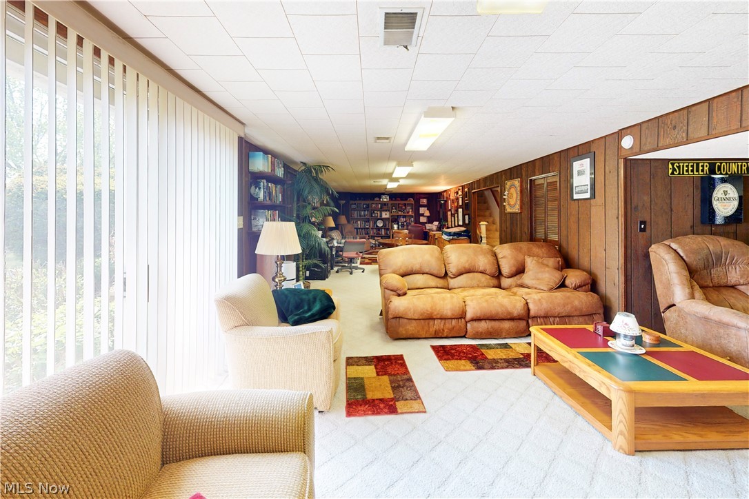 2711 Whitehaven Boulevard Steubenville OH 43952