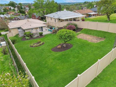 2711 Whitehaven Boulevard Steubenville OH 43952