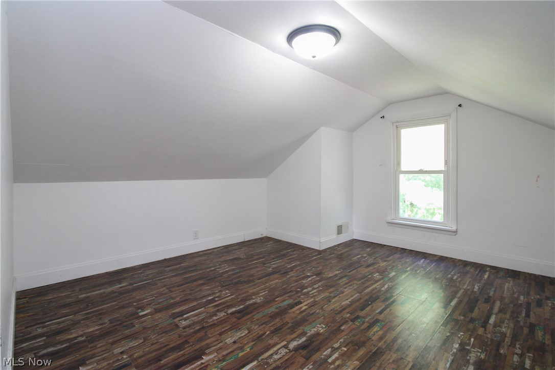 4484 Nutwood Avenue NW Warren OH 44483