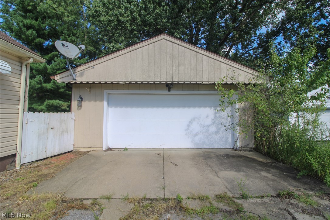 4484 Nutwood Avenue NW Warren OH 44483