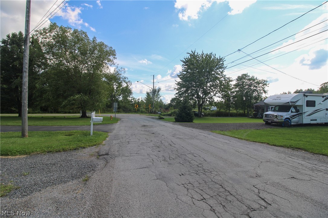 4484 Nutwood Avenue NW Warren OH 44483
