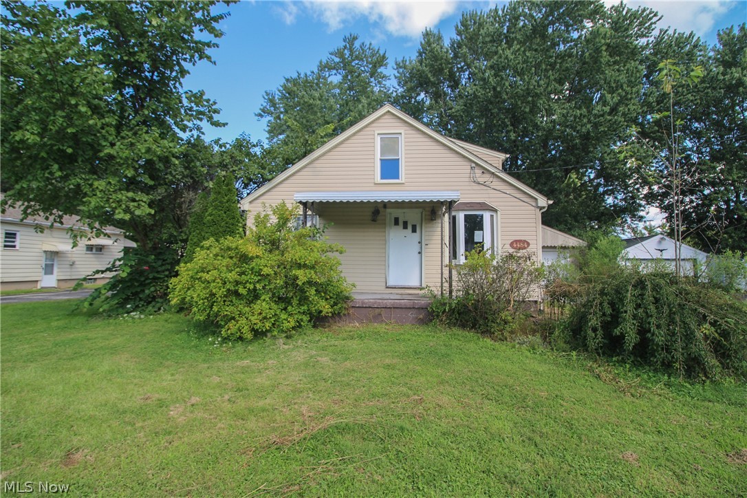 4484 Nutwood Avenue NW Warren OH 44483