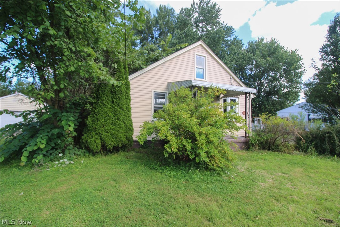 4484 Nutwood Avenue NW Warren OH 44483