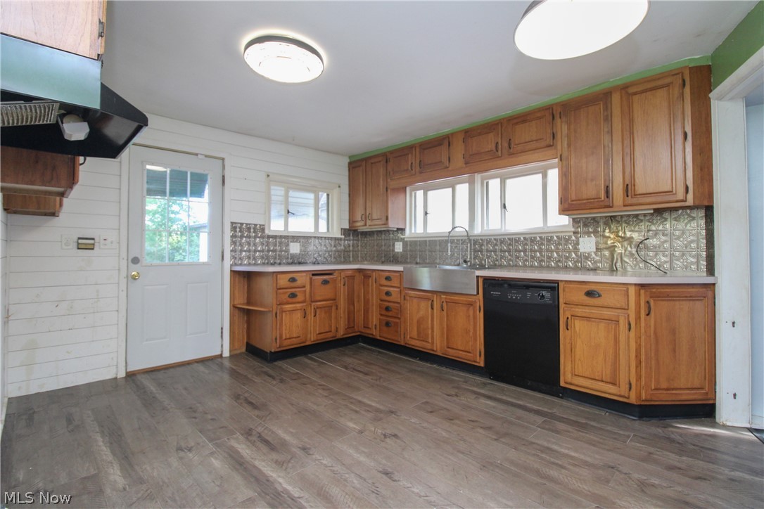 4484 Nutwood Avenue NW Warren OH 44483