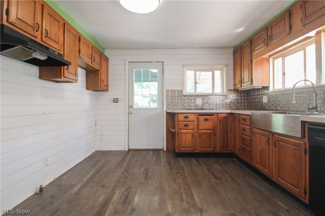 4484 Nutwood Avenue NW Warren OH 44483