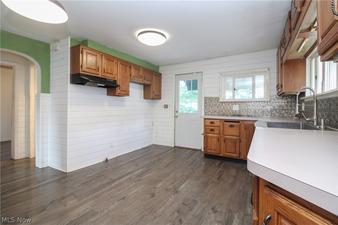 4484 Nutwood Avenue NW Warren OH 44483
