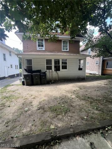 1264 Pondview Avenue Akron OH 44305
