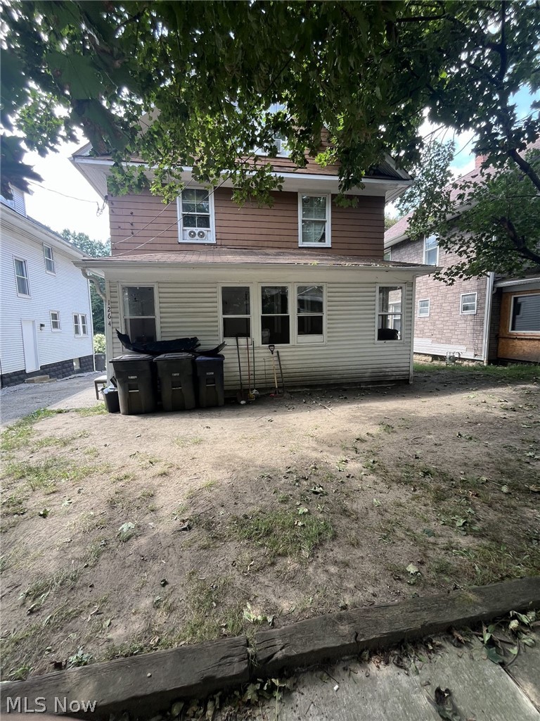 1264 Pondview Avenue Akron OH 44305