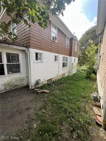 1264 Pondview Avenue Akron OH 44305