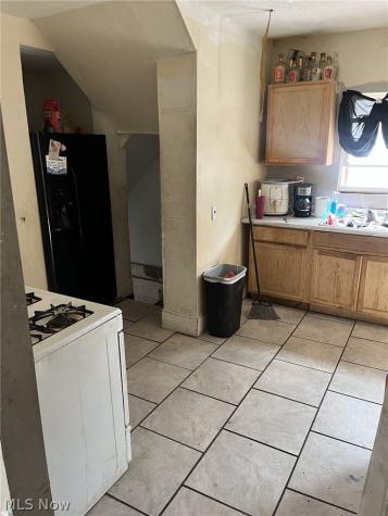1264 Pondview Avenue Akron OH 44305