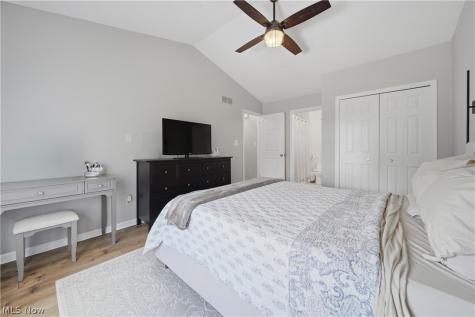 984 Elizabeth Court Cuyahoga Falls OH 44221