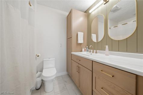 984 Elizabeth Court Cuyahoga Falls OH 44221