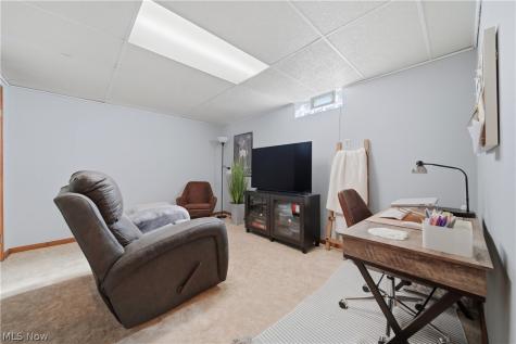 984 Elizabeth Court Cuyahoga Falls OH 44221