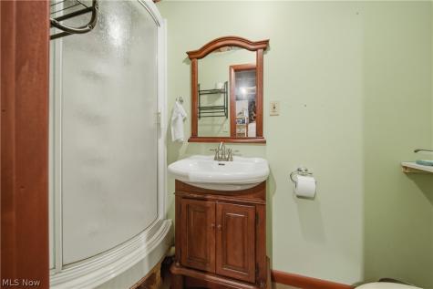984 Elizabeth Court Cuyahoga Falls OH 44221
