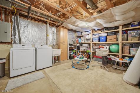 984 Elizabeth Court Cuyahoga Falls OH 44221