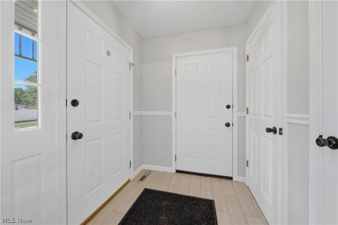 984 Elizabeth Court Cuyahoga Falls OH 44221