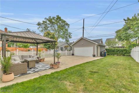 1252 Andrews Avenue Lakewood OH 44107