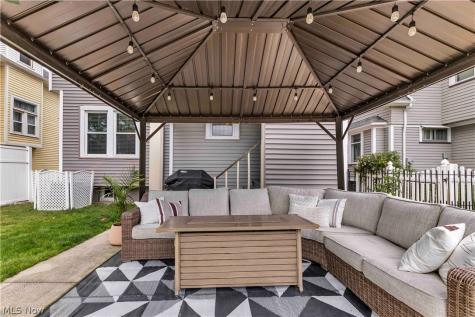 1252 Andrews Avenue Lakewood OH 44107