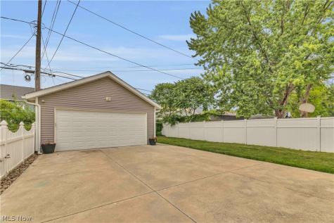 1252 Andrews Avenue Lakewood OH 44107