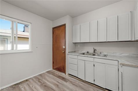 4769 E 174 Street Cleveland OH 44128