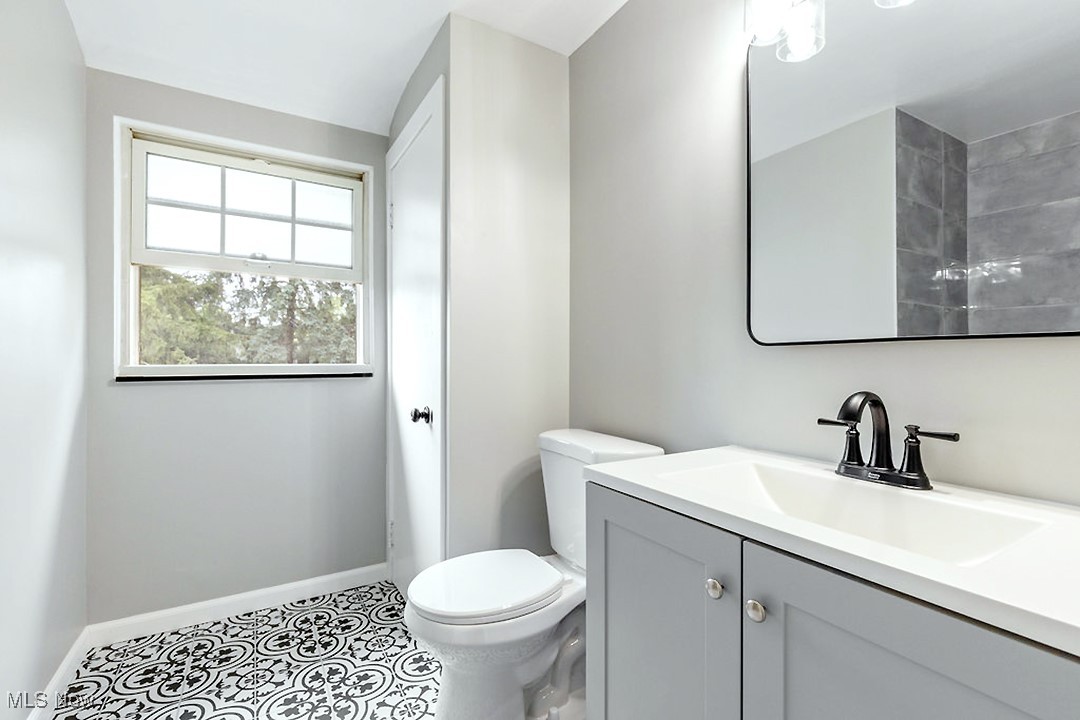 3463 Edison Road Cleveland Heights OH 44121