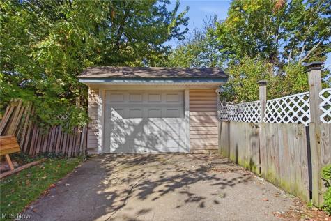 14020 Seneca Court Cleveland OH 44111