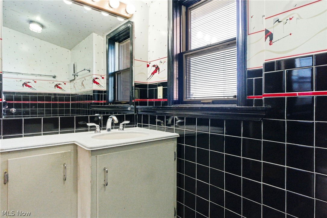 29319 Cresthaven Drive Willowick OH 44095