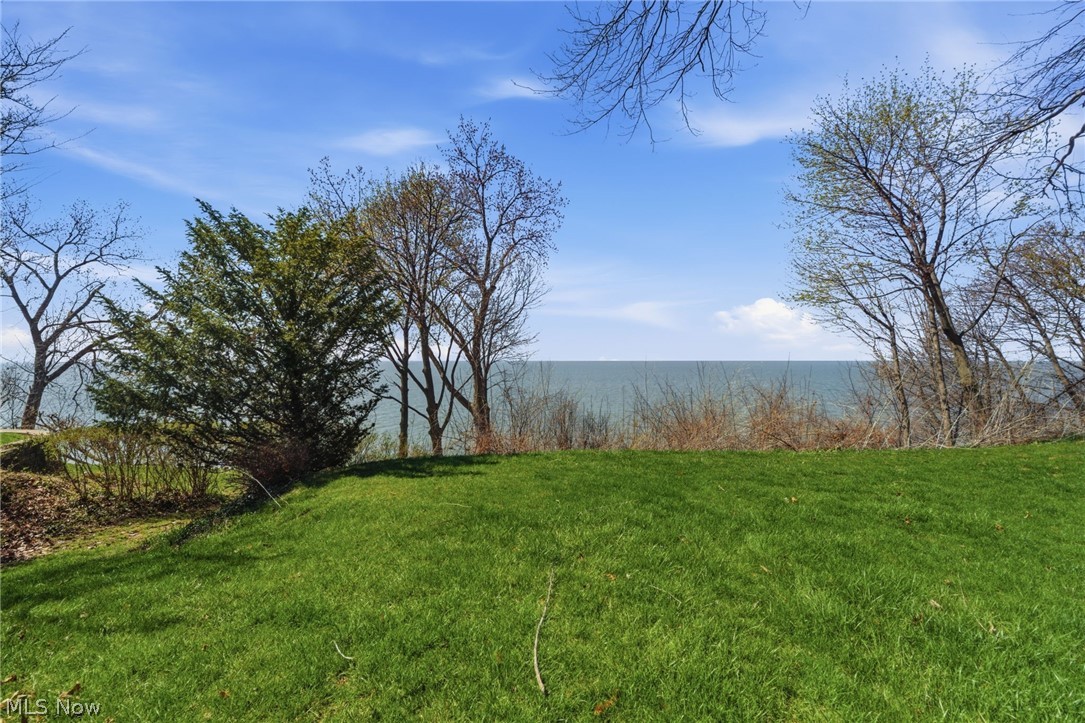 29319 Cresthaven Drive Willowick OH 44095