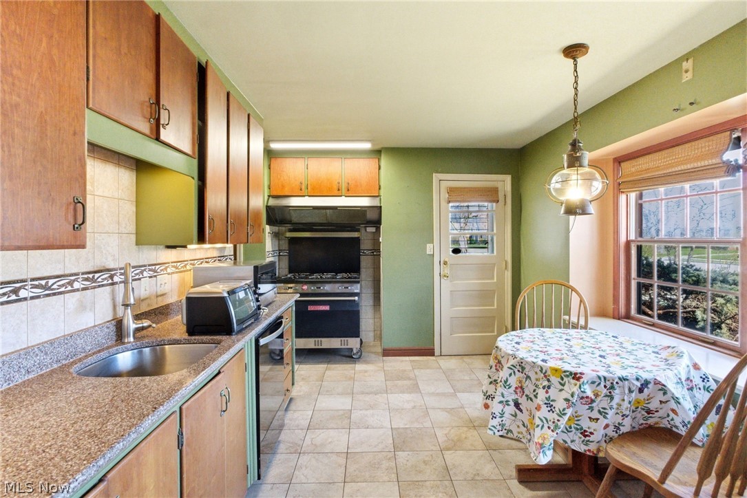 29319 Cresthaven Drive Willowick OH 44095