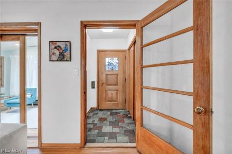 24303 Lake Road Bay Village OH 44140