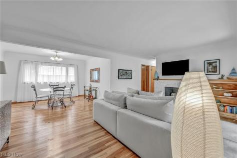 24303 Lake Road Bay Village OH 44140