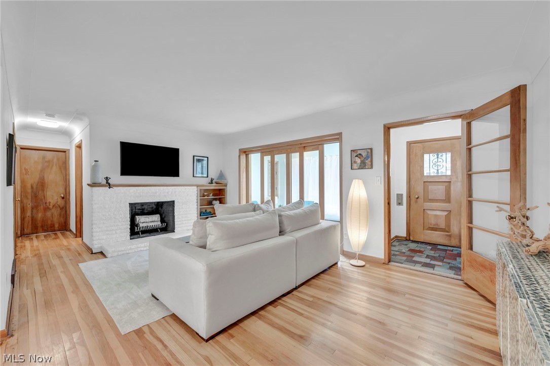 24303 Lake Road Bay Village OH 44140