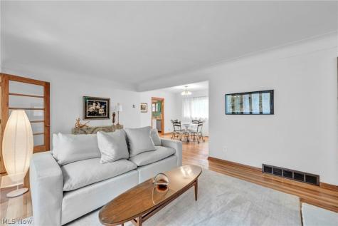 24303 Lake Road Bay Village OH 44140