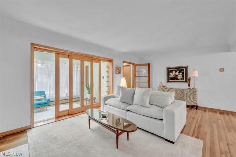 24303 Lake Road Bay Village OH 44140