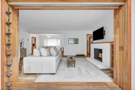 24303 Lake Road Bay Village OH 44140