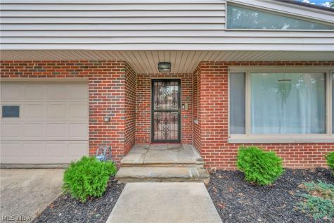 24303 Lake Road Bay Village OH 44140