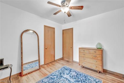 24303 Lake Road Bay Village OH 44140