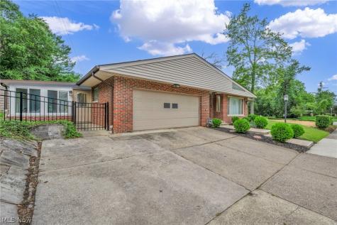 24303 Lake Road Bay Village OH 44140
