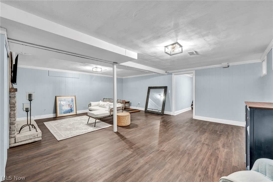 24303 Lake Road Bay Village OH 44140