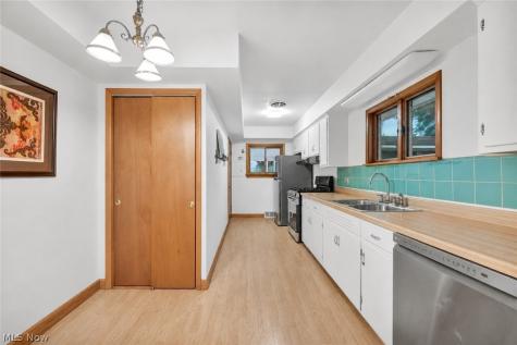 24303 Lake Road Bay Village OH 44140