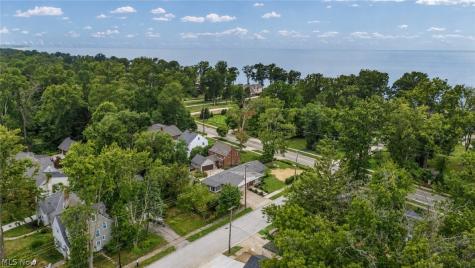 24303 Lake Road Bay Village OH 44140