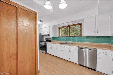 24303 Lake Road Bay Village OH 44140