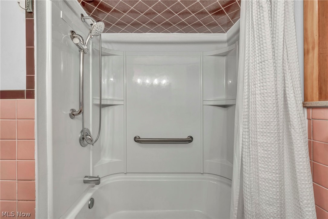 24303 Lake Road Bay Village OH 44140
