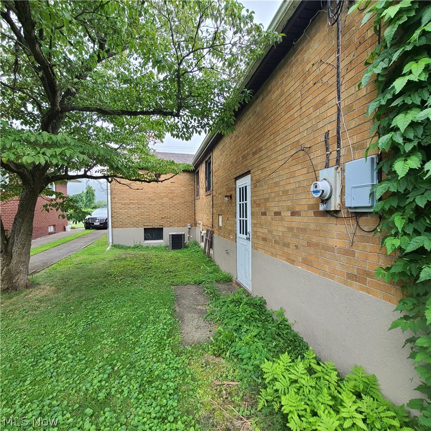 1119 3rd Street Brilliant OH 43913