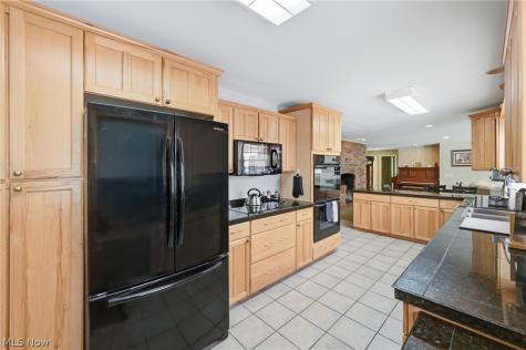 65 Redfern Drive Youngstown OH 44505